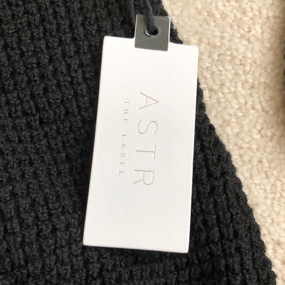 NWT ASTR the Label Stephanie Sweater - Picture 5 of 6